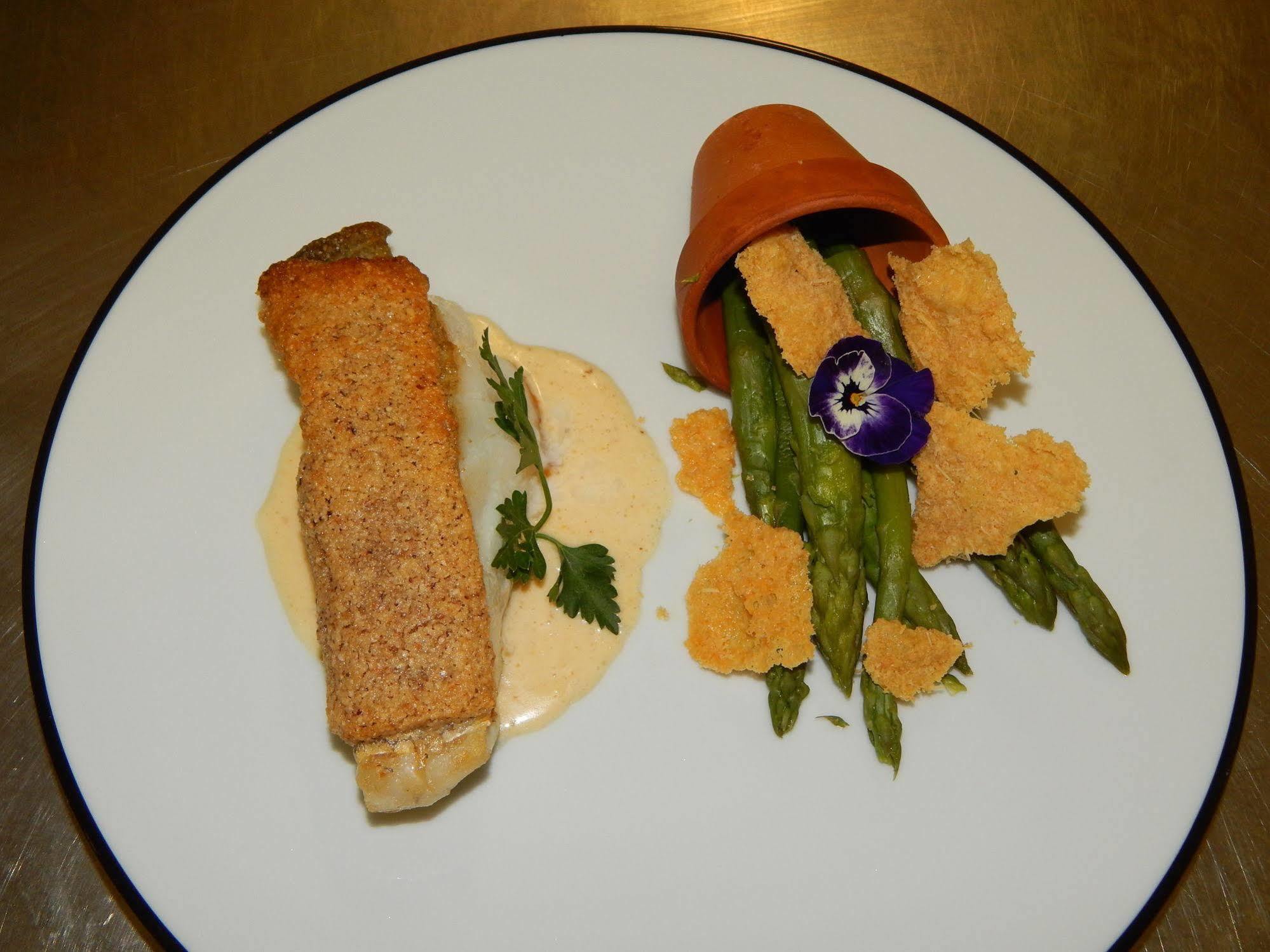 Logis - Hotel Du Nord Et Restaurant La Table D'Elisa Compiègne Dış mekan fotoğraf